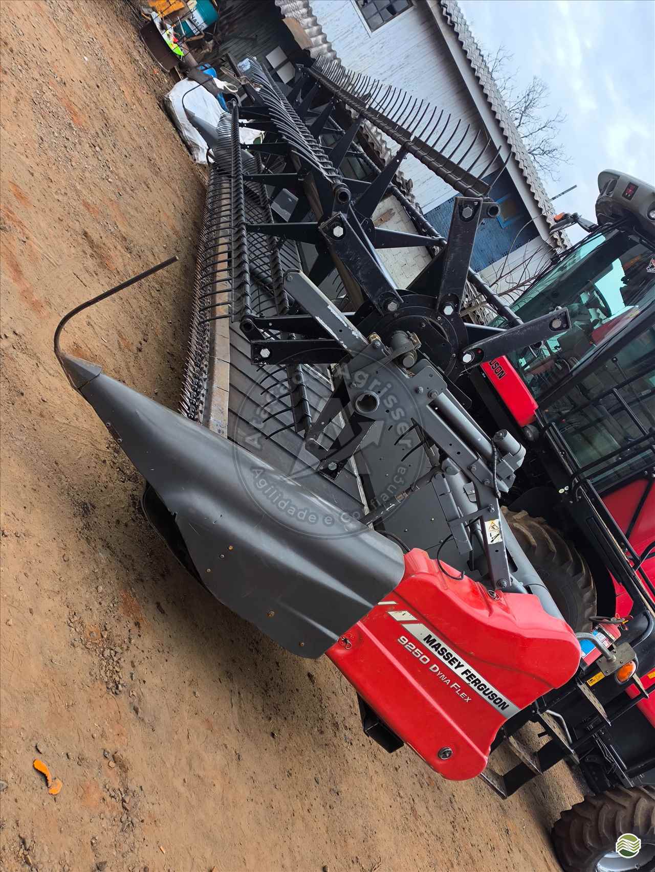 PLATAFORMA COLHEITADEIRA MASSEY FERGUSON MF 9250 Draper Atacado Agrisser VACARIA RIO GRANDE DO SUL RS
